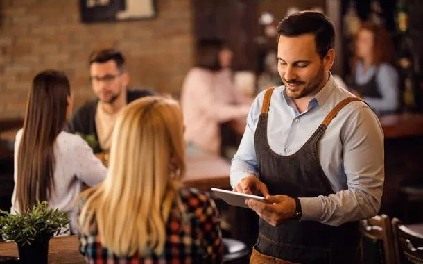 Escala 6x1: setor de bares vê risco em proposta no Congresso