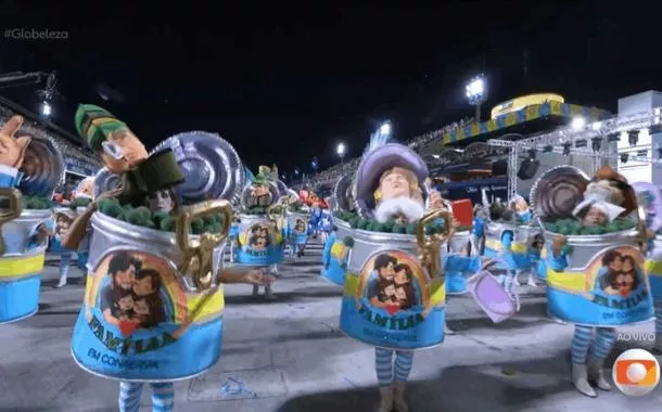 Desfile de carnaval da escola de samba Acadêmicos de Niterói