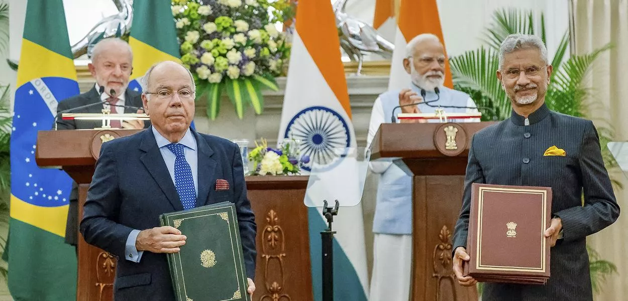 Ministro das Relações Exteriores, Mauro Vieira.Ministro dos Negócios Estrangeiros da Índia, Subrahmanyam Jaishankar. Ao fundo: presidente Lula durante Sessão de encerramento do Encontro Empresarial Brasil-Índia, hotel Taj Palace. Nova Delhi - Índia