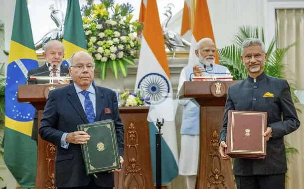 Ministro das Relações Exteriores, Mauro Vieira.Ministro dos Negócios Estrangeiros da Índia, Subrahmanyam Jaishankar. Ao fundo: presidente Lula durante Sessão de encerramento do Encontro Empresarial Brasil-Índia, hotel Taj Palace. Nova Delhi - Índia