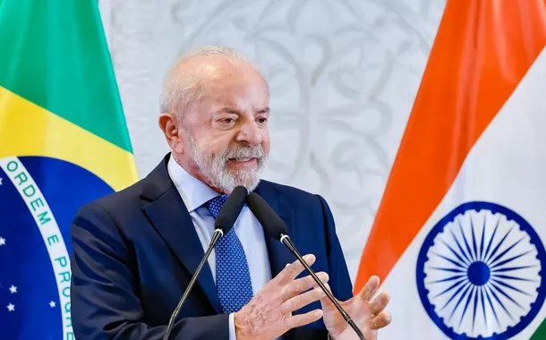 "É importante mostrar para o mundo o momento que vive o Brasil", diz Lula ao deixar a Índia
