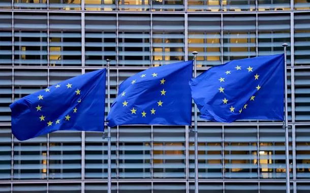 Após Trump elevar tarifa global, UE pode suspender aprovação de acordo comercial com os EUA