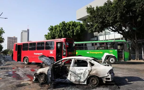 México enfrenta onda de violência após operação federal no estado de Jalisco