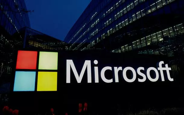 Microsoft anuncia programa de qualificação em IA para 2 milhões de professores na Índia