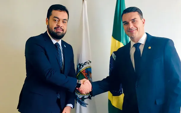 Flávio Bolsonaro e Cláudio Castro selam aliança com PP e União Brasil no Rio