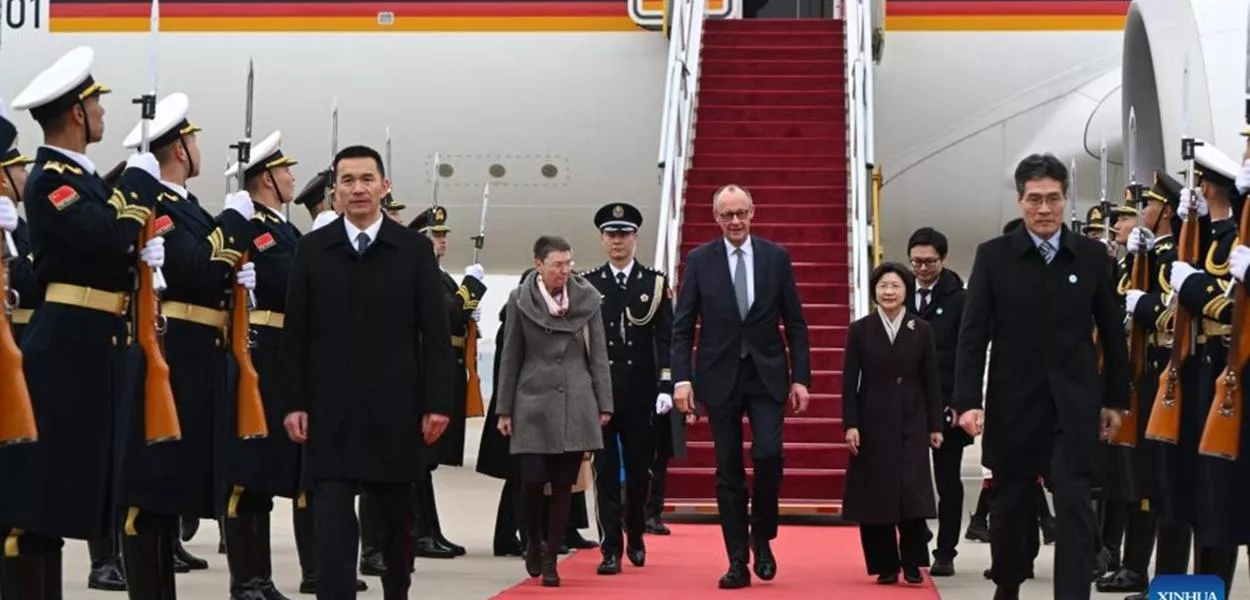 Merz desembarca em Pequim