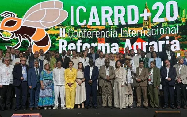 Paulo Teixeira reafirma compromisso do Brasil com reforma agrária em conferência na Colômbia