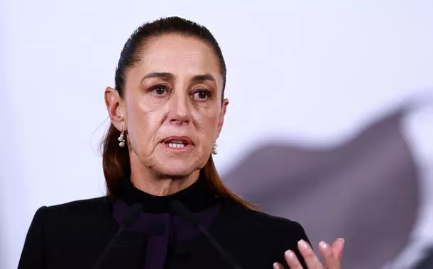 A presidente do México, Claudia Sheinbaum, fala durante coletiva de imprensa no Palácio Nacional, na Cidade do México, México, em 23 de fevereiro de 2026