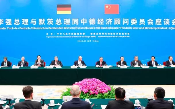 Cooperação China-Alemanha é a única solução ótima para lidar com riscos, diz premiê Li