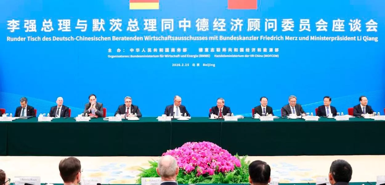 Cooperação China-Alemanha é a única solução ótima para lidar com riscos, diz premiê Li