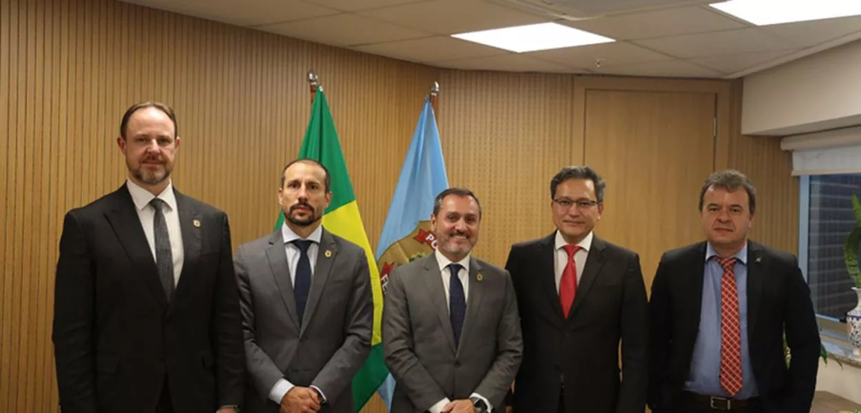 Representantes da Receita e da PF