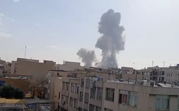 Explosões atingem centro de Teerã e mísseis provocam fumaça em áreas urbanas (vídeo)