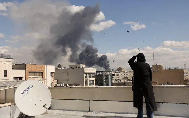 Ex-presidente Ahmadinejad, comandante do IRGC e ministro da defesa são mortos em ataques sionistas contra o Irã