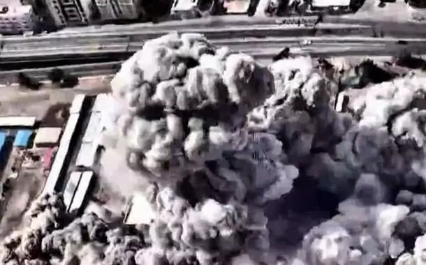 Imagens divulgadas pelas Forças de Defesa de Israel mostram o ataque aéreos contra edifícios em Teerã onde, segundo autoridades, estavam posicionados Ali Khamenei e membros da alta cúpula iraniana