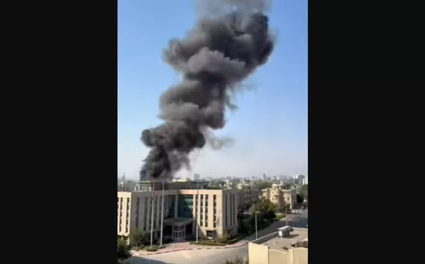 Fumaça é vista perto da embaixada dos EUA no Kuwait