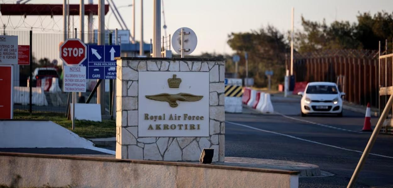 Drone do Irã atinge base aérea britânica no Chipre