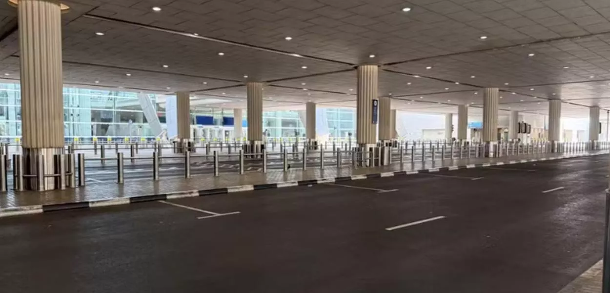 Aeroporto de Dubai, um dos mais movimentados do mundo, amanhece vazio
