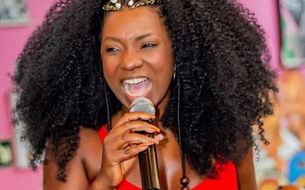 Famosos lamentam a precoce morte da cantora Adriana Araújo, aos 49 anos