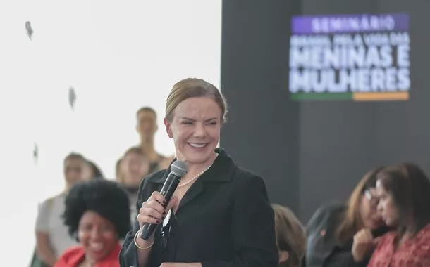 Aprovação da PEC da Segurança foi iniciativa corajosa e grande vitória do governo Lula, diz Gleisi