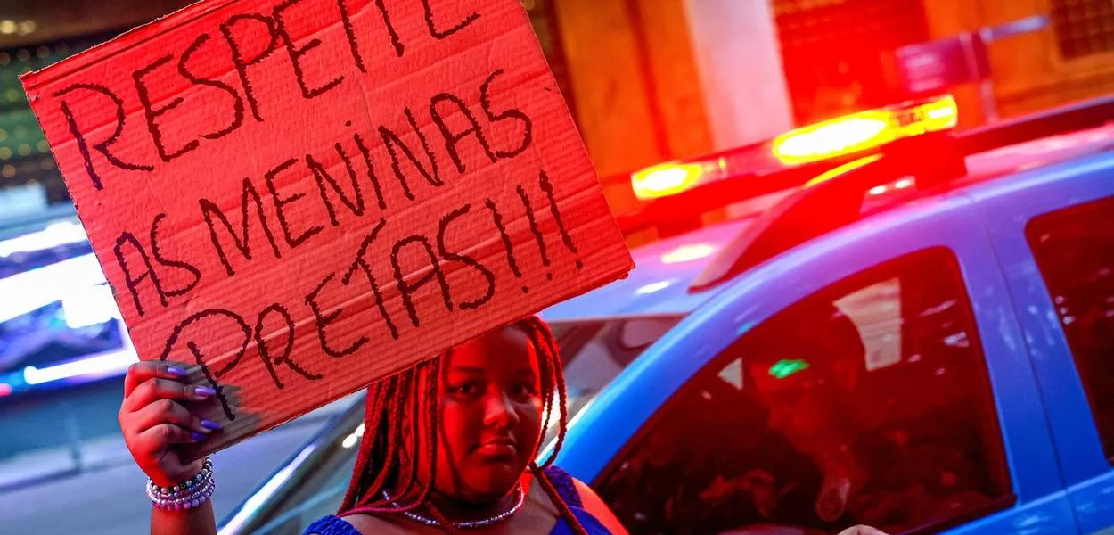 Dezenas de mulheres, coletivos e sindicatos de classe participam da marcha do Dia Internacional da Mulher - Rio de Janeiro (RJ) - 10/03/2025