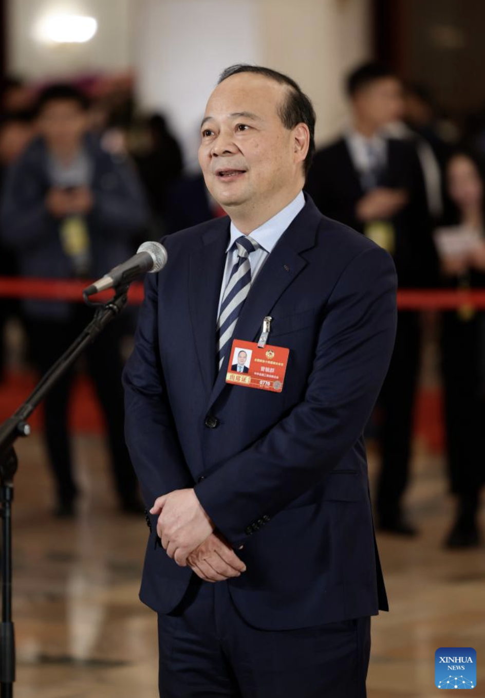 Membros da CCPPC concedem entrevista em grupo antes da sessão anual