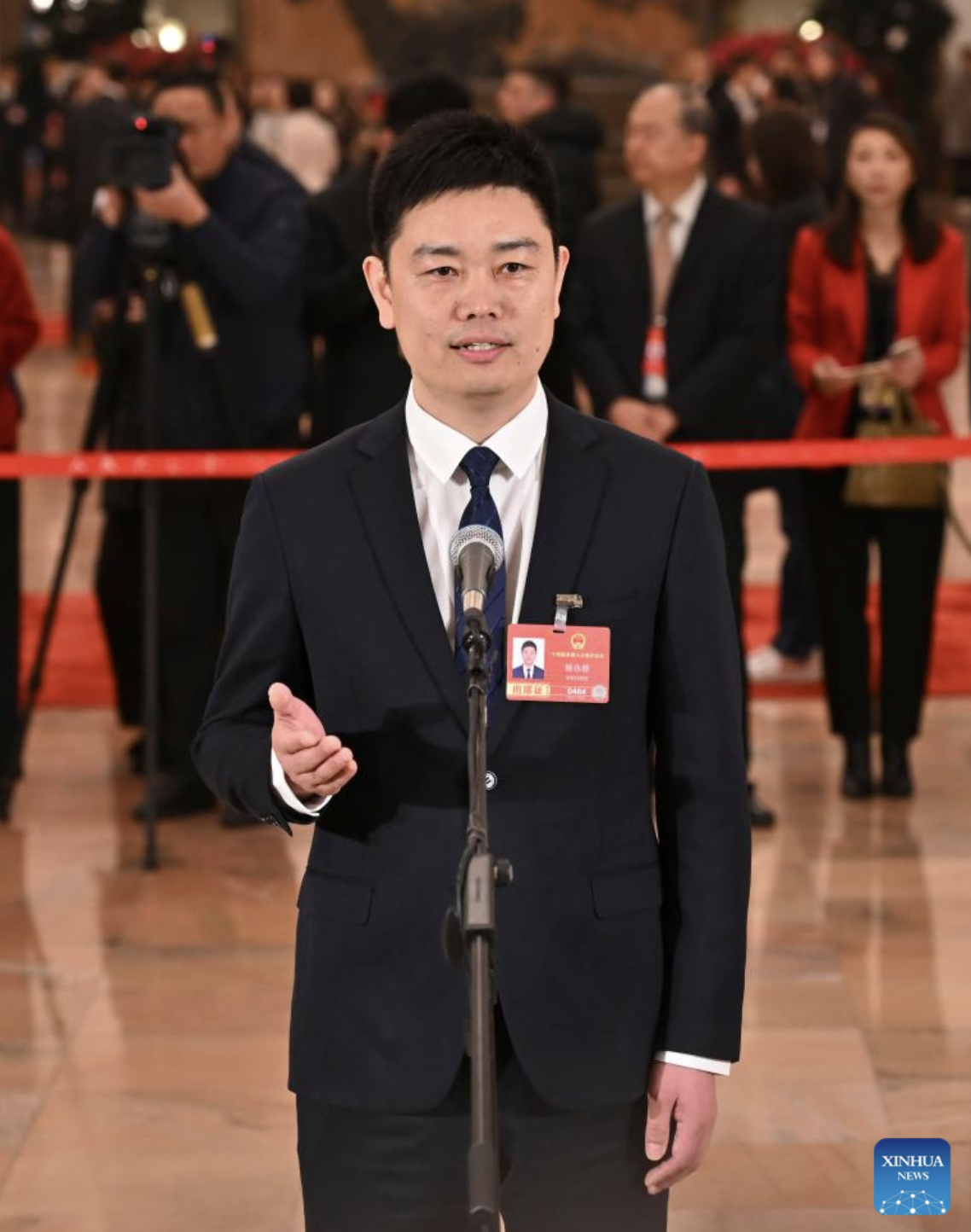 Deputados da APN concedem entrevista em grupo antes da sessão anual