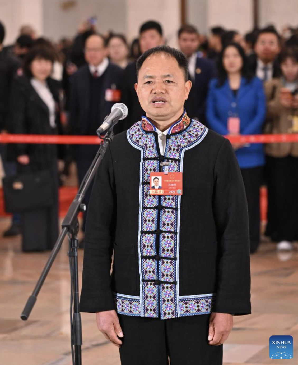 Deputados da APN concedem entrevista em grupo antes da sessão anual