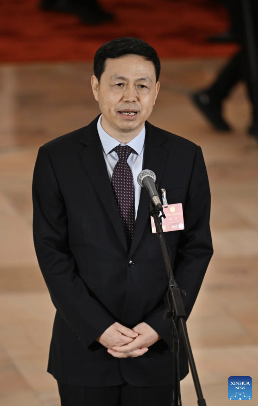 Membros da CCPPC concedem entrevista em grupo antes da sessão anual