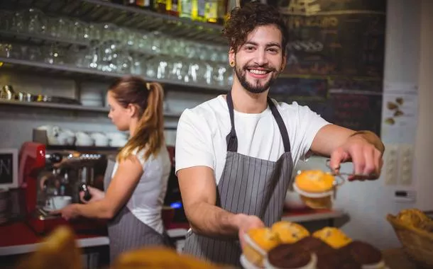 Franchising cresce no Brasil e setor de alimentação lidera expansão