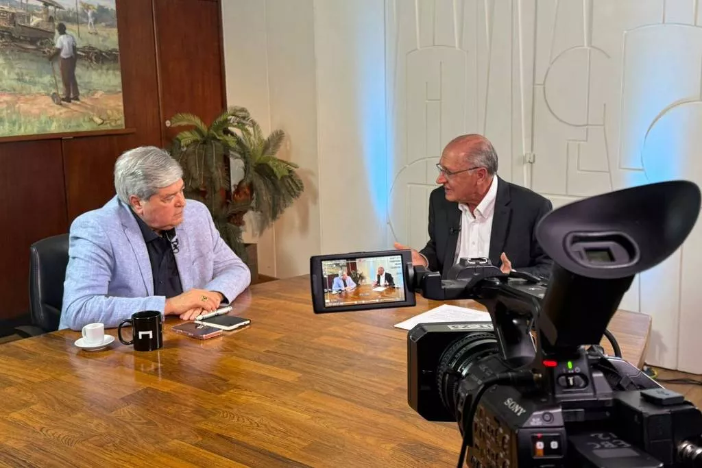 Datena estreia na TV Brasil com entrevista exclusiva do vice-presidente Geraldo Alckmin