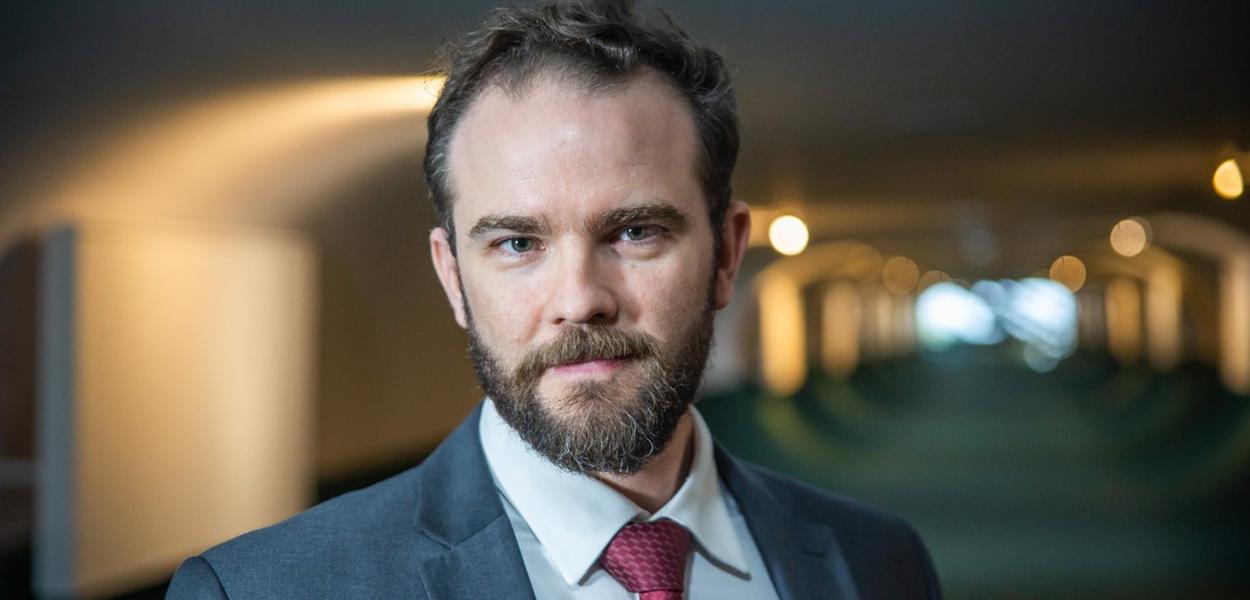 Durigan assume a Fazenda em meio à guerra, eleições e escândalo Master