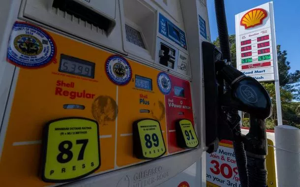 Estadunidenses projetam combustíveis mais caros após agressão de Trump ao Irã