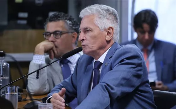 Correia detona bolsonaristas que têm ligações com o Banco Master: "BolsoMaster"