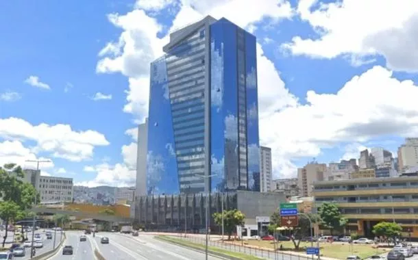 'Golden Tulip', prédio de vidro no Centro de Belo Horizonte