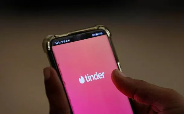 Tinder anuncia recursos com IA para atrair usuários da geração Z