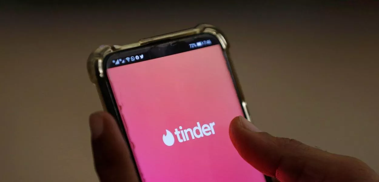 Tinder anuncia recursos com IA para atrair usuários da geração Z