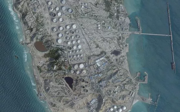 EUA bombardeiam ilha de Kharg, principal rota de exportação do petróleo iraniano