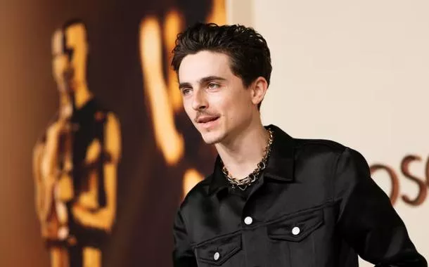 O constrangimento de Timothée Chalamet com piadas sobre polêmica no Oscar