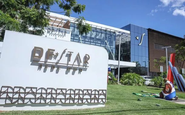 Entidades repudiam ataques a jornalistas que cobrem internação de Bolsonaro