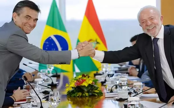 Lula durante reunião com o presidente da Bolívia, Rodrigo Paz, no Palácio do Planalto