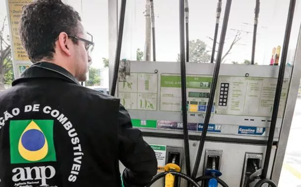 Distribuidoras tiveram redução de custos, mas subiram preço do diesel, aponta ANP