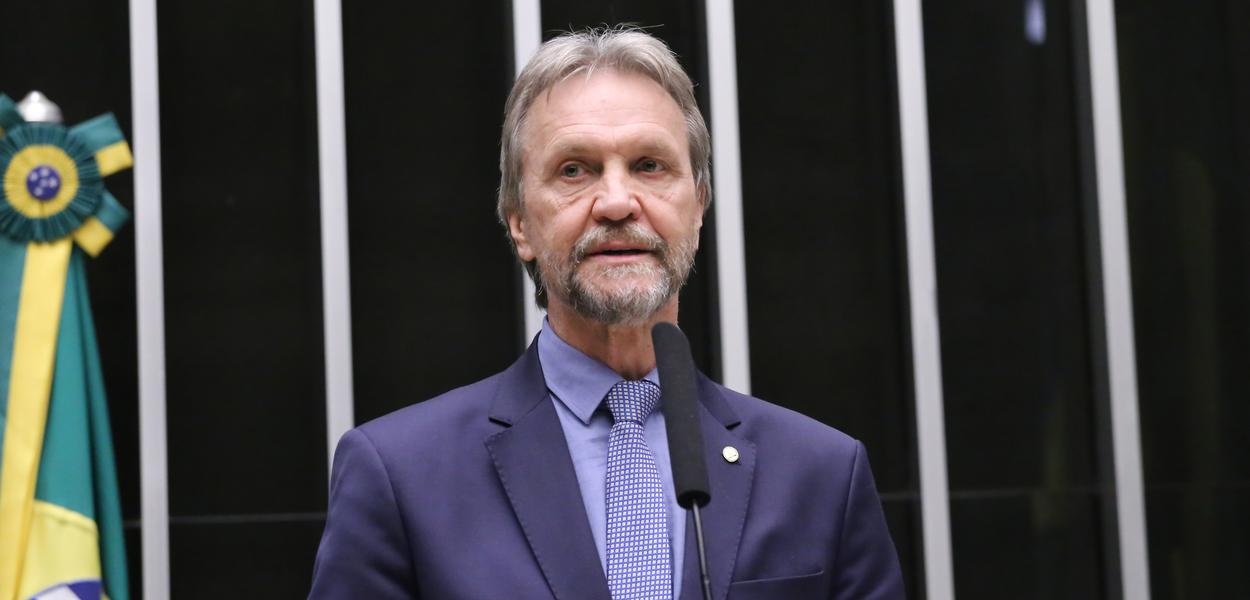Uczai diz que bancada do PT discorda do governo após rejeição à TerraBrás