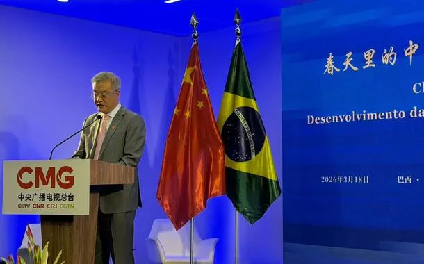 China gera estabilidade e energia positiva neste mundo turbulento, diz embaixador Zhu Qingqiao
