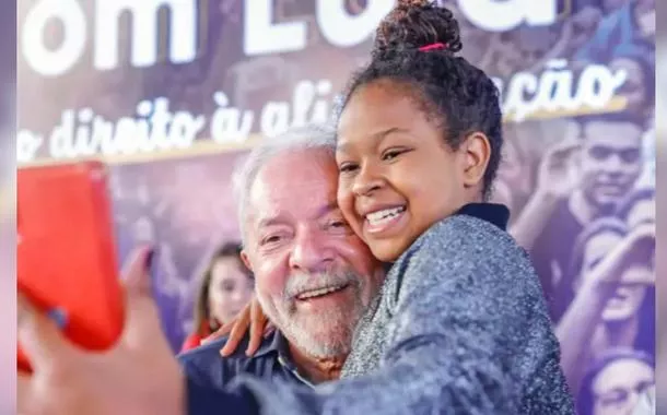 Lula proíbe feed infinito e autoplay para menores na internet