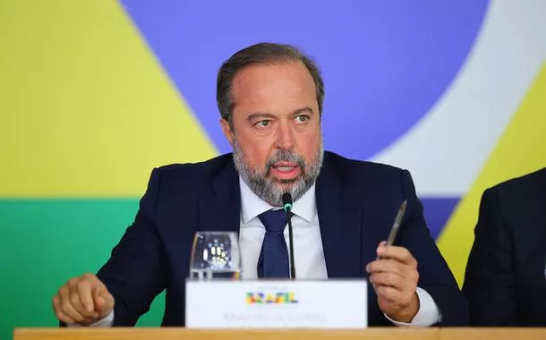 Alexandre Silveira comemora leilão recorde de energia com economia de R$ 33 bilhões ao consumidor