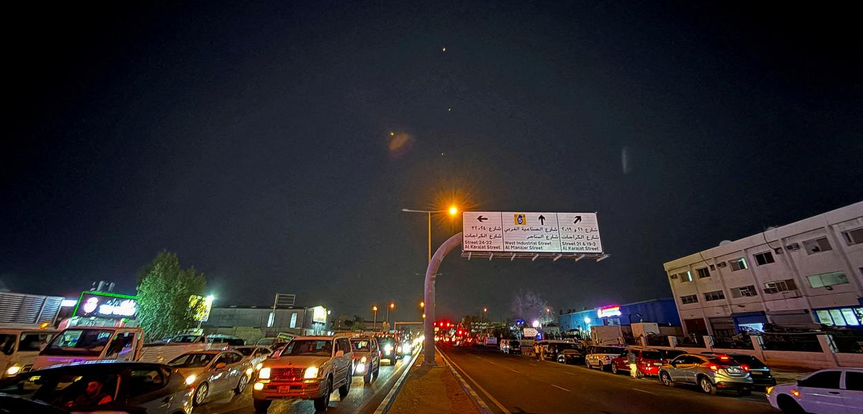 Irã intensifica ataques e adota estratégia de escalada no Golfo