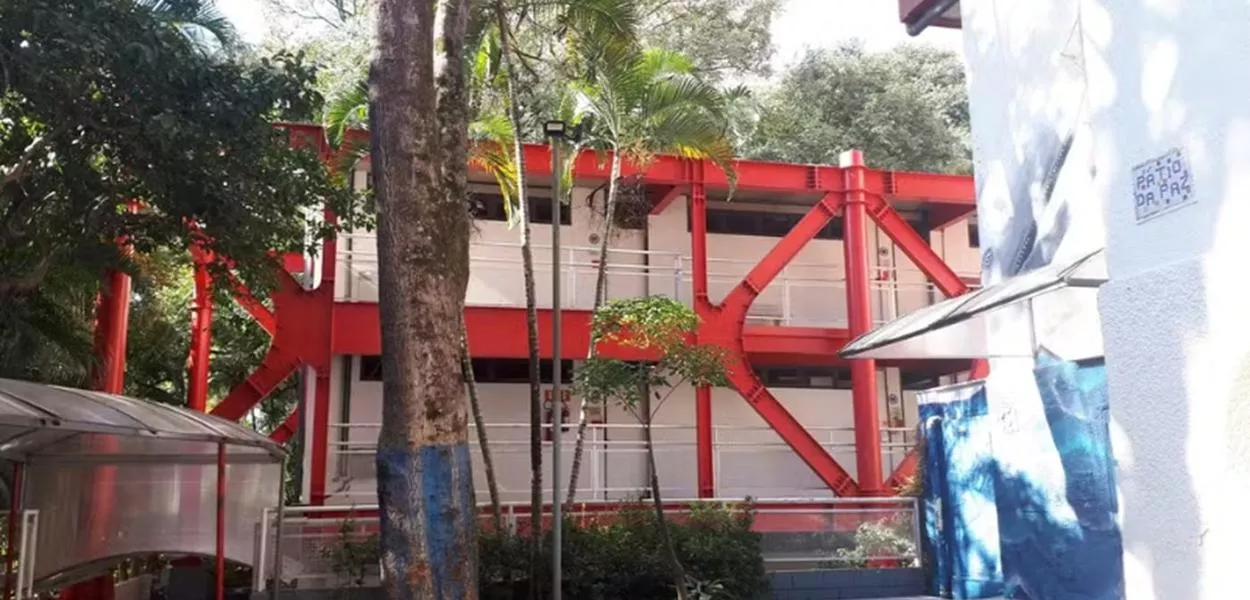 Procurado, o São Domingos confirmou que tomou ciência de "um conjunto de mensagens de caráter misógino"