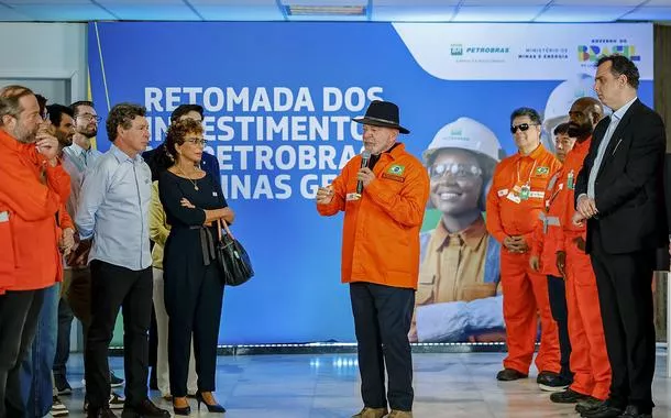 Lula anuncia recompra de refinaria privatizada por Bolsonaro