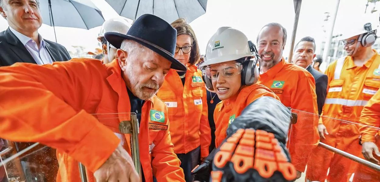 20.06.2023 - Presidente da República, Luiz Inácio Lula da Silva, durante visita às instalações da Regap, no Distrito Industrial Paulo Camilo Sul. Betim - MG.
Foto: Ricardo Stuckert / PR