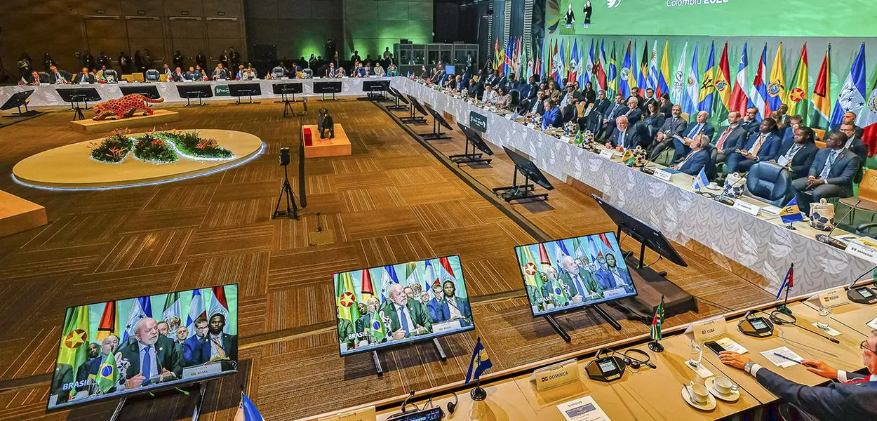 Presidente da República, Luiz Inácio Lula da Silva, durante reunião de Chefes de Estado CELAC-África, no Centro de Convenções Ágora. Bogotá - Colômbia